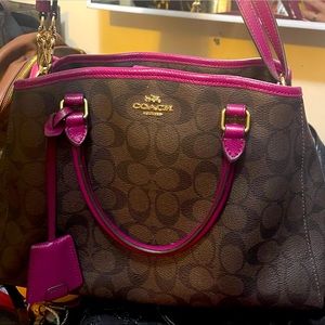 Authentic coach Margot